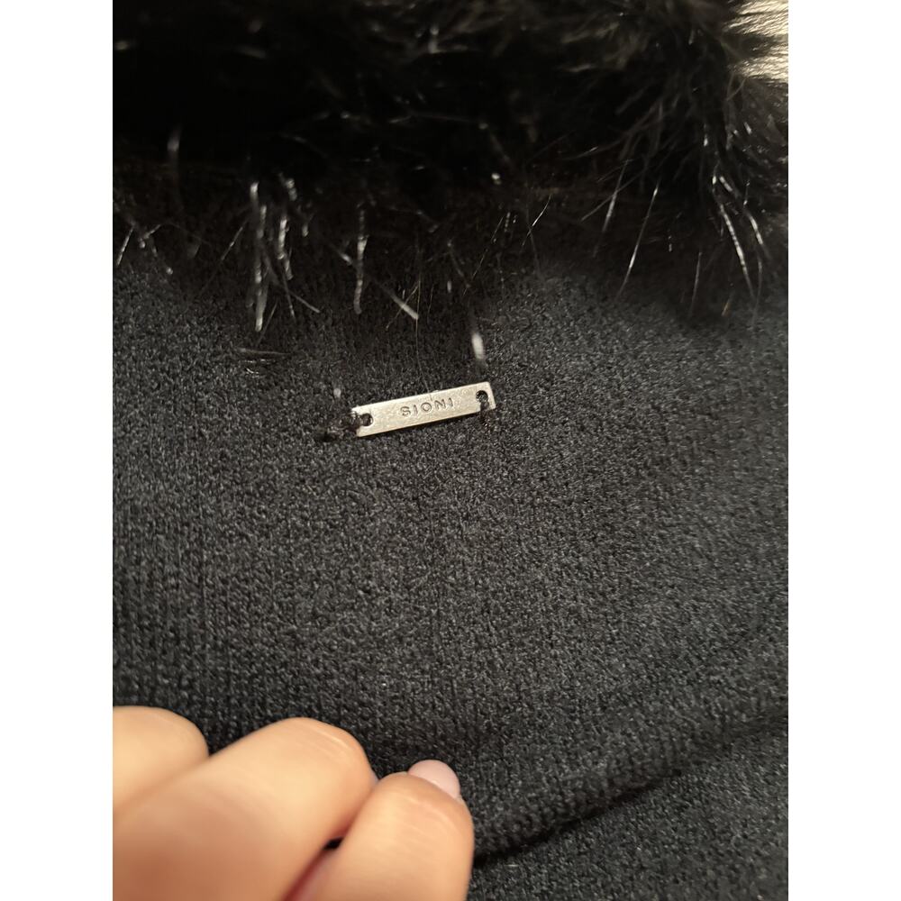 Sioni L/XL Black Faux Fur Trimmed Cape Poncho - Picture 9 of 9
